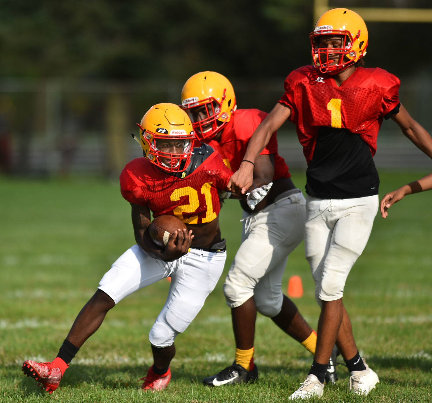 081919-mda-spt-rocky-football-095a.JPG